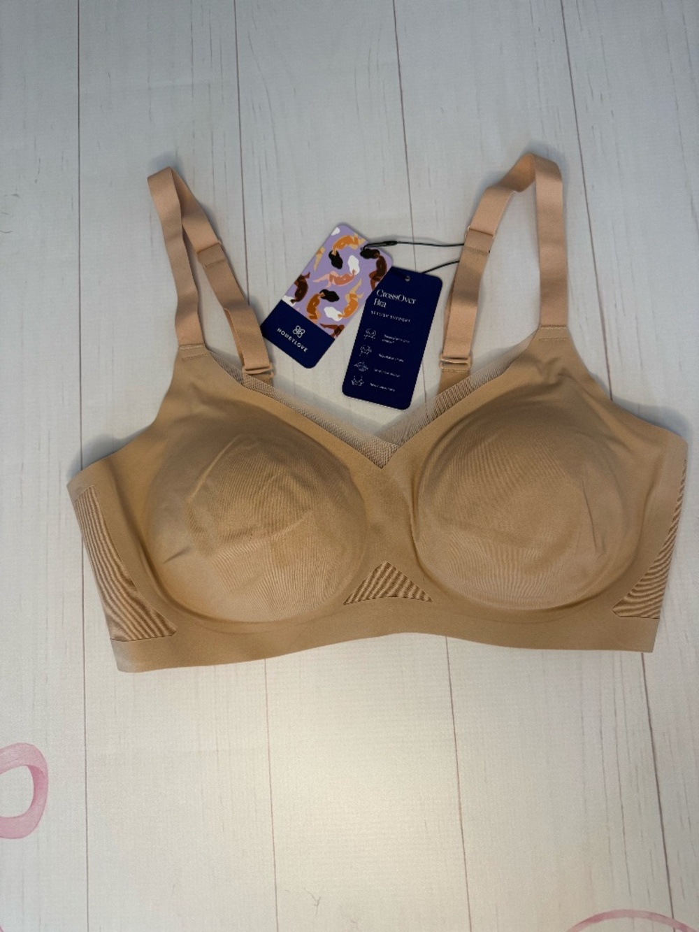NWT Honeylove crossover wireless bra in the color sand size 1x